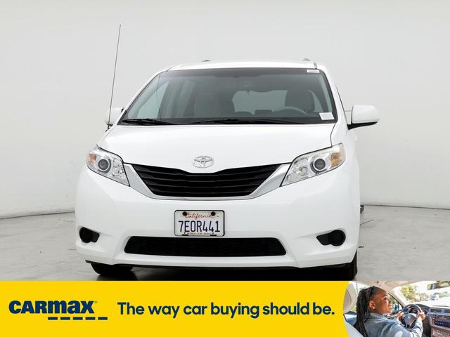 2014 toyota sienna le