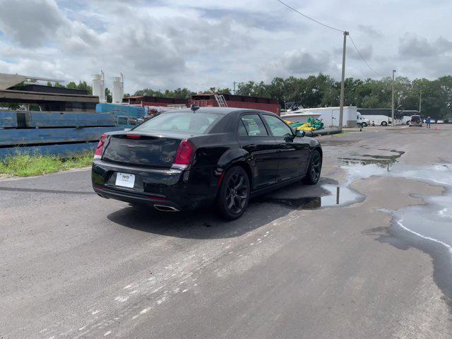 2022 chrysler 300 s
