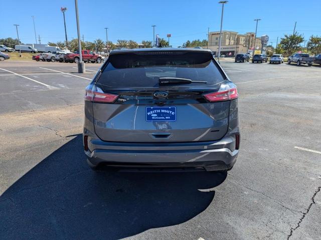 2022 ford edge se