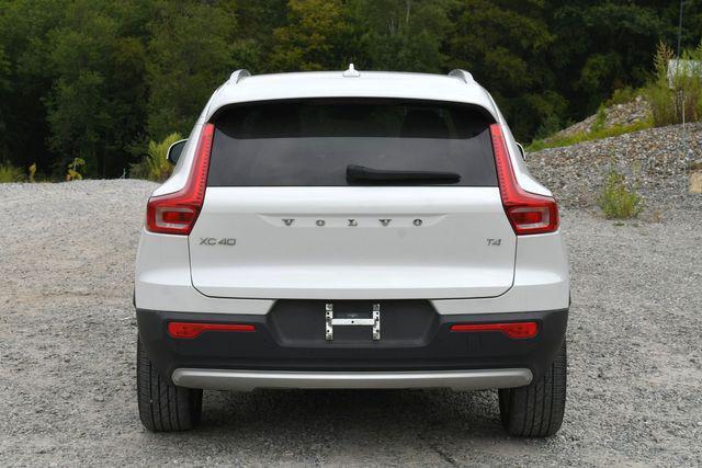 2021 volvo xc40 t4 momentum