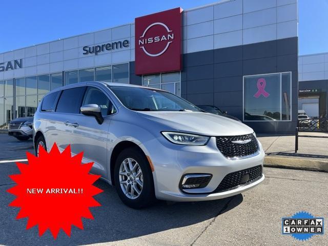 2023 chrysler pacifica touring-l