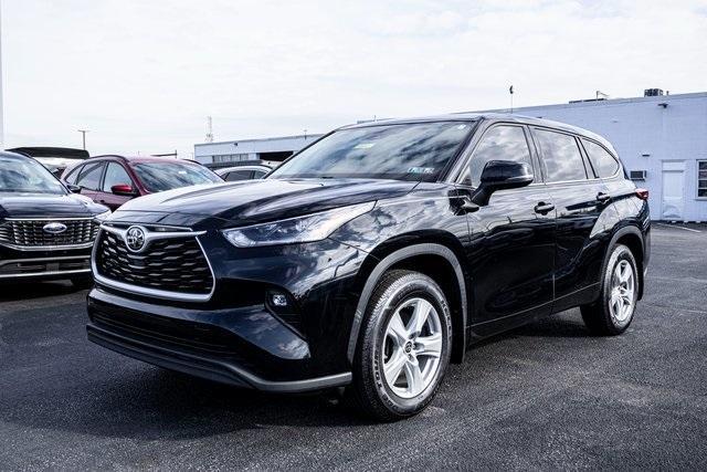 2021 toyota highlander le