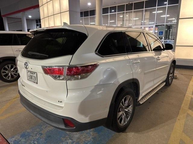 2016 toyota highlander le plus