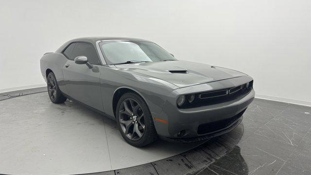 2015 dodge challenger sxt