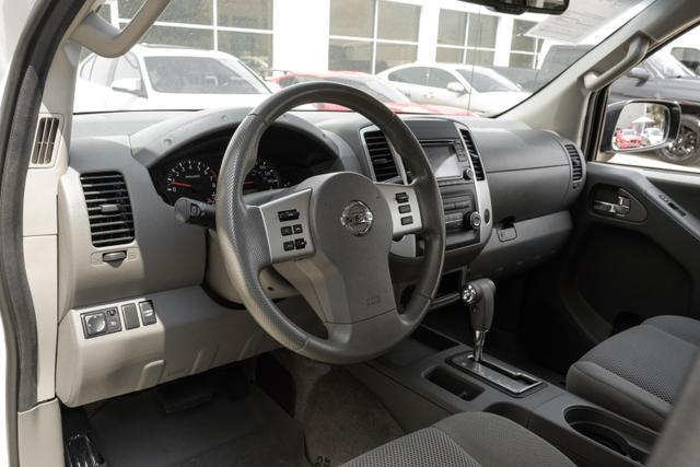 2016 nissan frontier sv