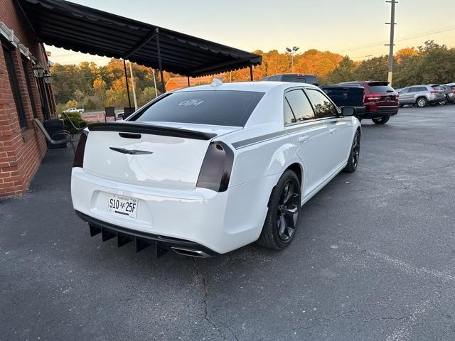 2021 chrysler 300 touring