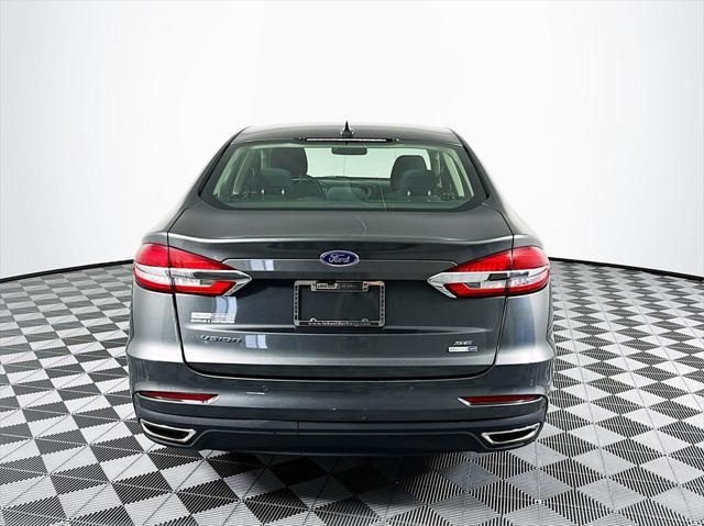 2019 ford fusion se