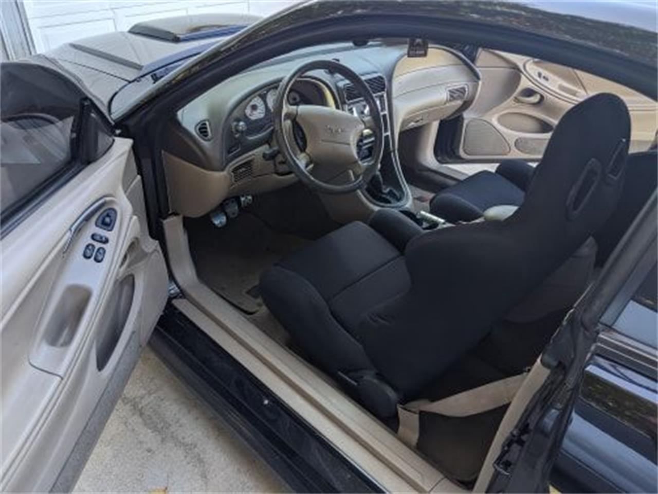 2000 ford mustang