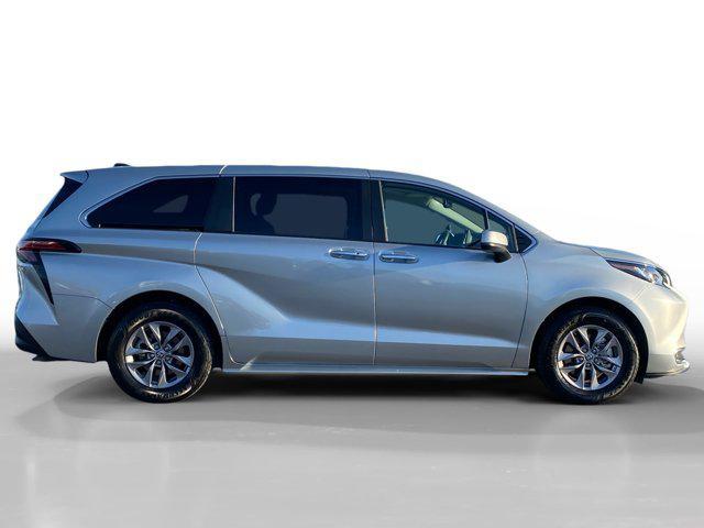 2022 toyota sienna xle 7 passenger