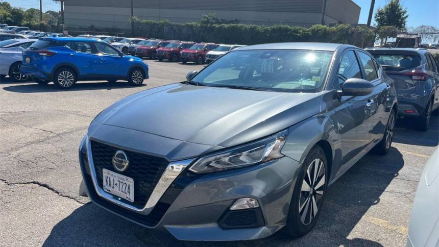 2022 nissan altima 2.5 sv