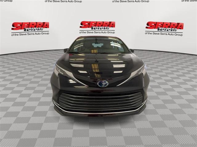 2024 toyota sienna limited 7-passenger