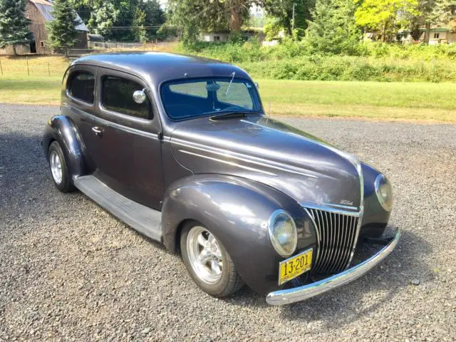 1939 ford deluxe sedan 2 door resto mod custom hipro v8