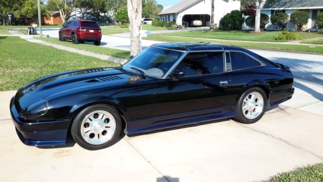 ****custom 1982 nissan 280zx turbo w/t-tops****