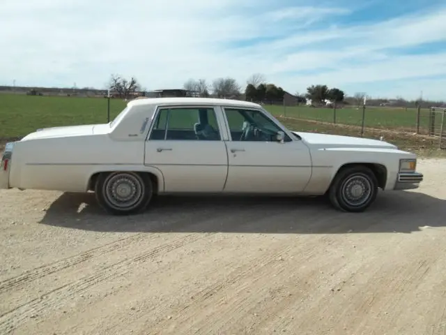 1978 cadillac sedan de ville, very low milage, original, excellent condition