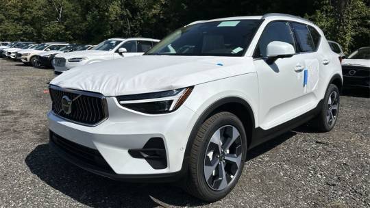 2025 Volvo XC40
