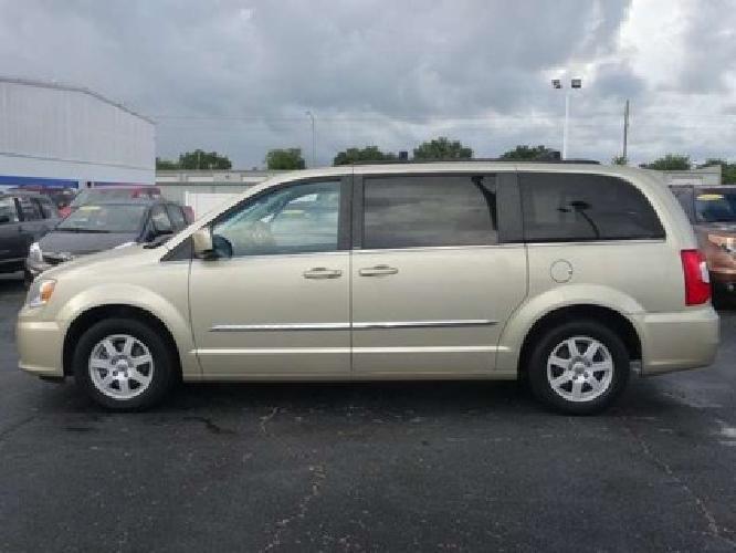 2011 chrysler town & country touring in pinellas park, fl