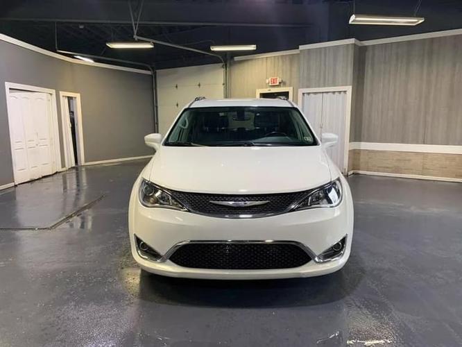 2019 chrysler pacifica touring l minivan 4d in south hackensack, new jersey