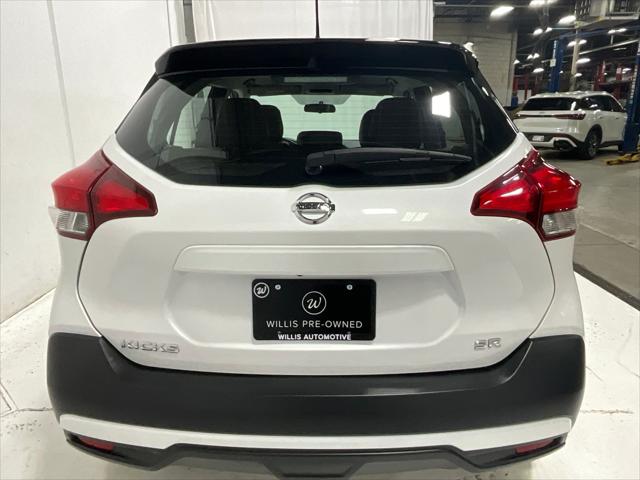 2019 nissan kicks sr