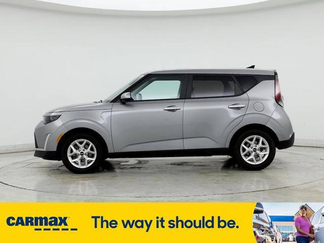 2023 kia soul lx