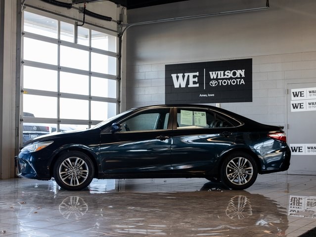 2016 toyota camry se