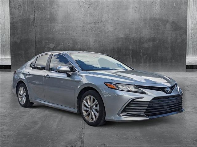 2021 toyota camry le
