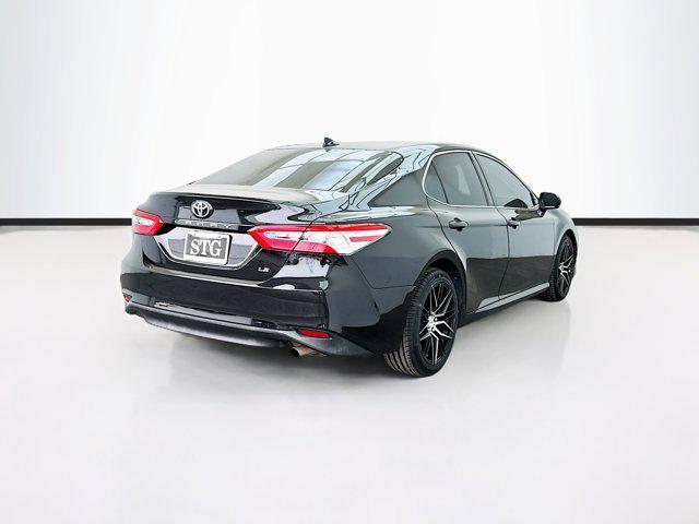 2019 toyota camry le