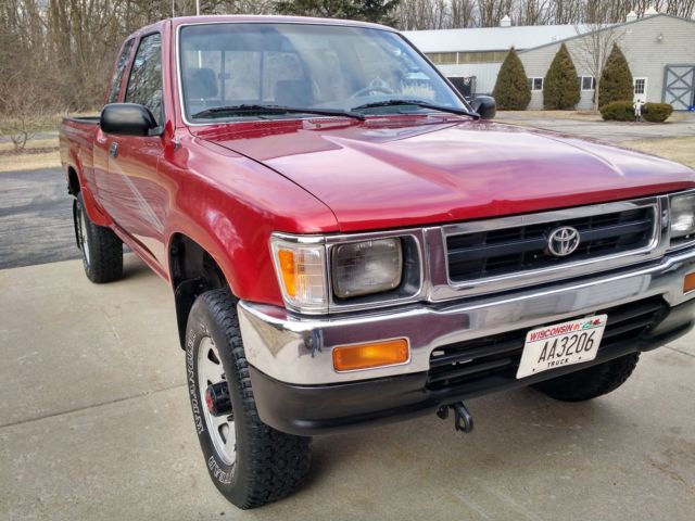 1994 toyota extended cab 22r sr5 tacoma only 105,000 miles no reserve