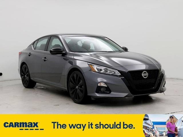 2022 nissan altima sr