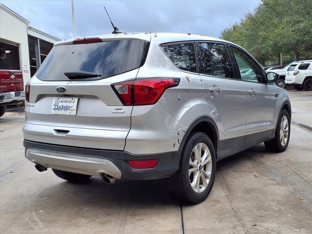 2019 ford escape se