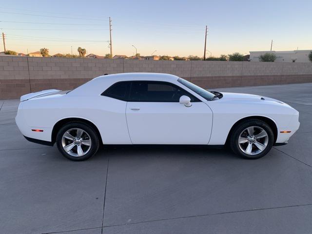 2020 dodge challenger sxt