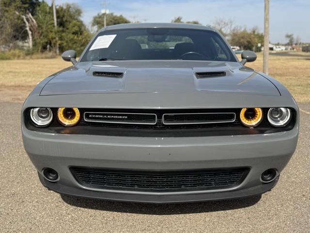 2023 dodge challenger sxt