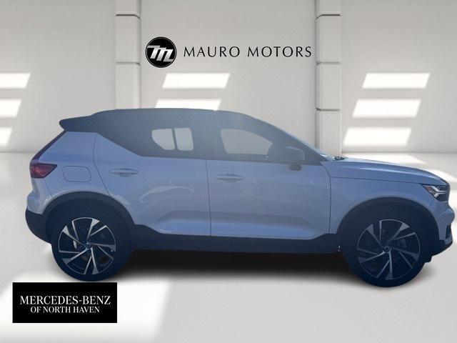 2022 volvo xc40 t5 r-design