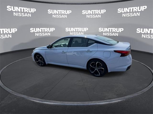 2023 nissan altima sr fwd