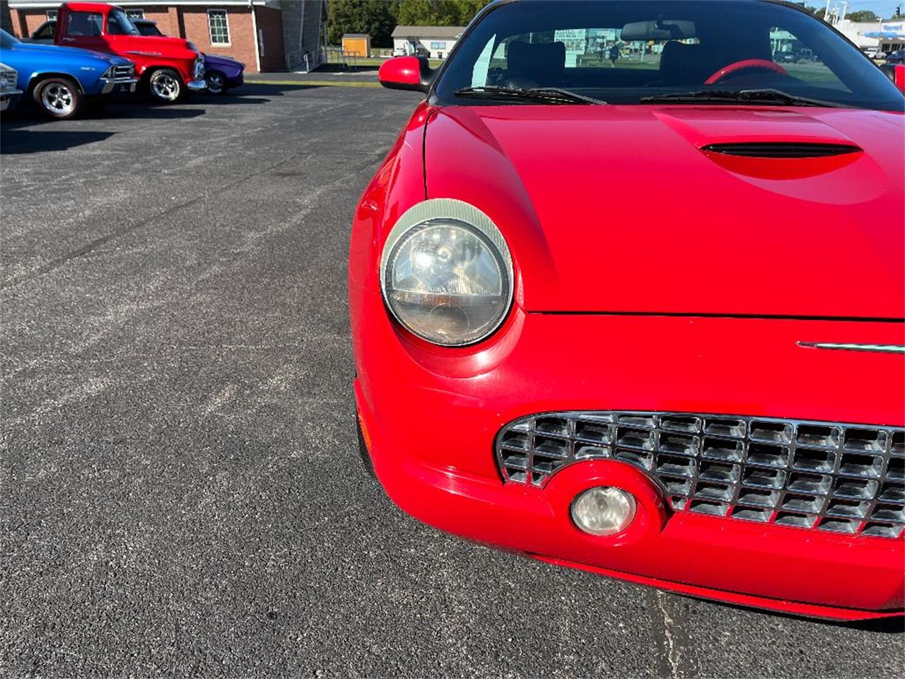 2004 ford thunderbird