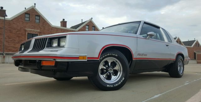1984 oldsmobile cutlass hurst eddition with the lightning rods shifter