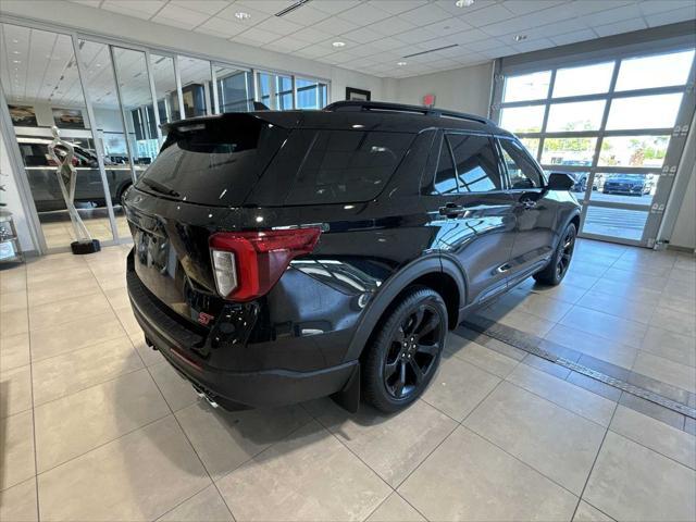 2022 ford explorer st