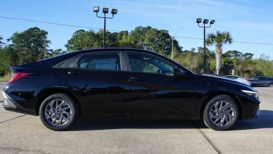 2024 Hyundai Elantra hybrid blue