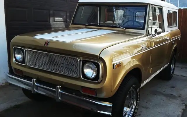 collectible gold sr2 scout 800a new paint, v8, automatic, inspired ford bronco