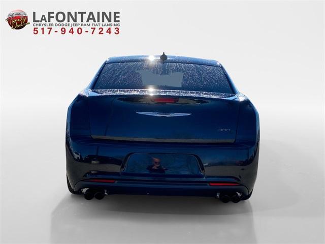 2018 chrysler 300 s