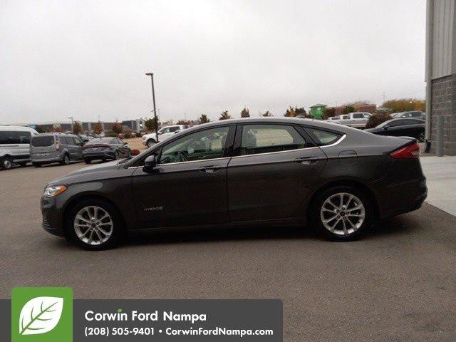 2019 ford fusion hybrid se
