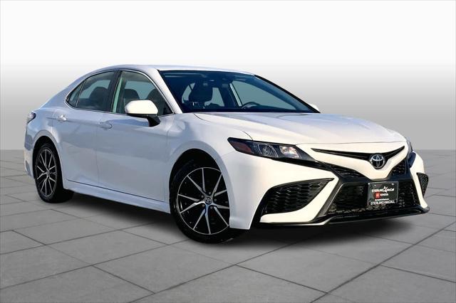 2021 toyota camry se