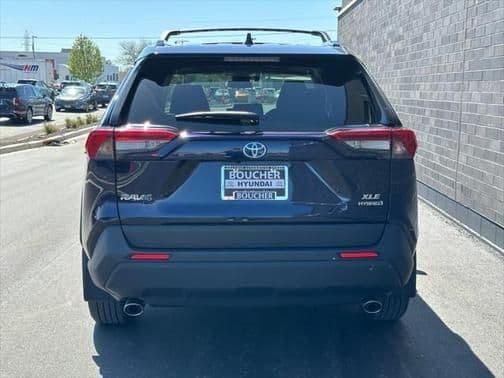 2021 toyota rav4 hybrid xle in waukesha, wisconsin