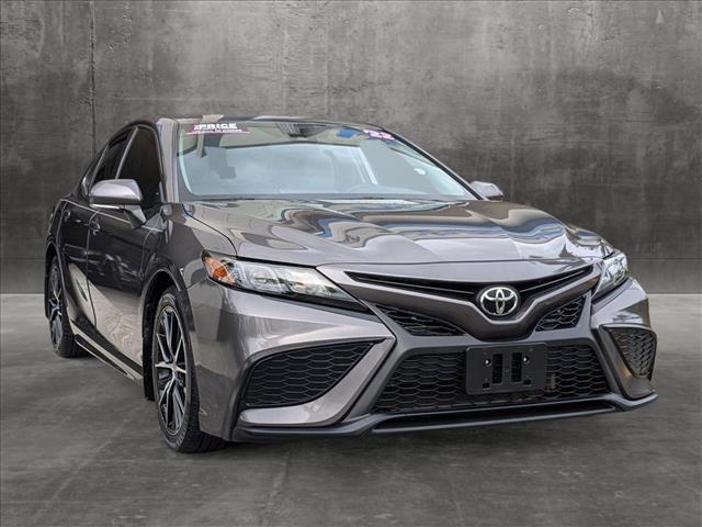 2022 toyota camry se