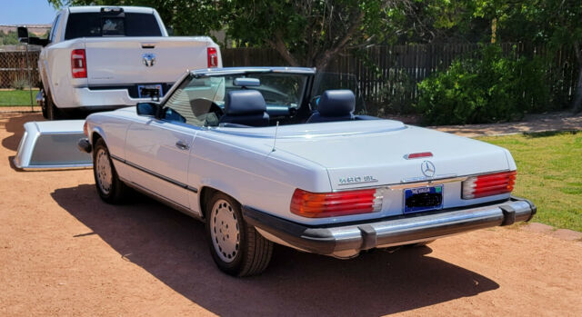 arctic white beautiful all original 1988 560 sl garage kept 141k miles
