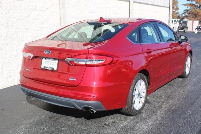 2020 ford fusion se