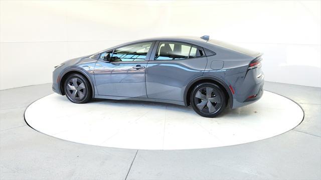2023 toyota prius le