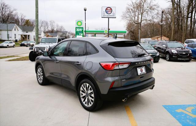 2021 ford escape se