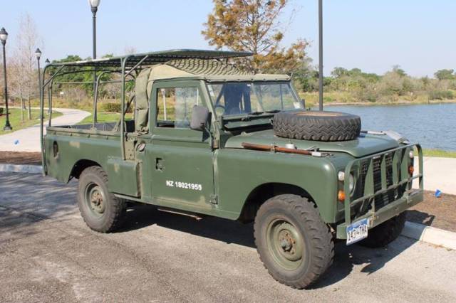 1983 land rover defender defender 110 - v8 new zealand army addition