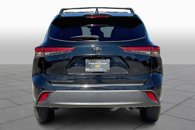 2022 toyota highlander l
