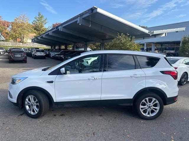 2019 ford escape se